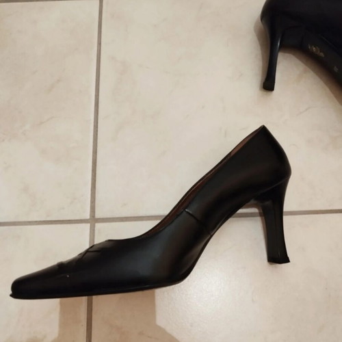 Elite vintage black leather pumps used, heel 8 cm