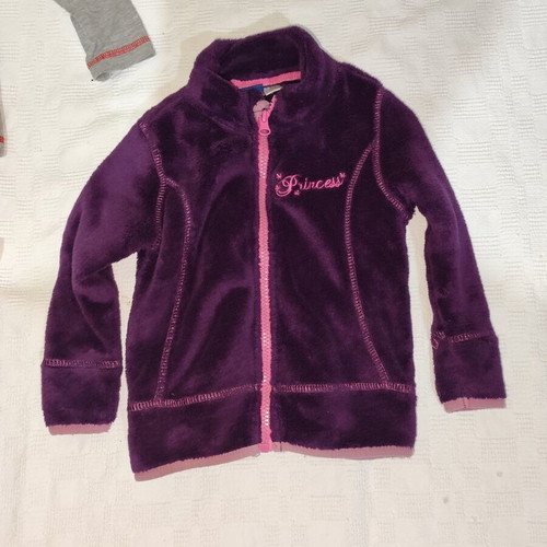 Girls' clothes used, 2 blouses and 1 jacket for 3 years old