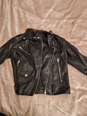 Leather jacket Zara black like new with neck wear