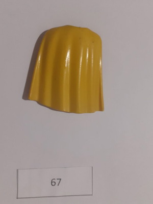 Playmobil yellow cape 67 used