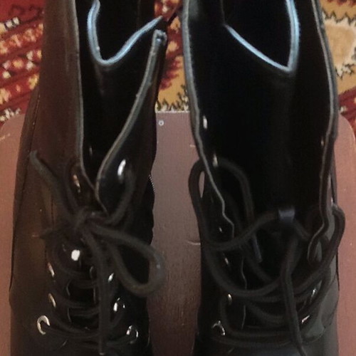 Black ankle boots with high heel like new, size 40