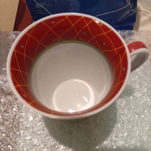Ceramic mug with heart design new