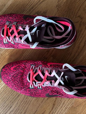 Αθλητικά παπούτσια Nike Free Run σαν καινούργια, μέγεθος 41, γυναικεία