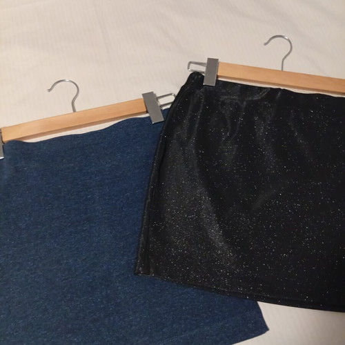 Set of 2 mini skirts H&M and L&S like new, size XS/S