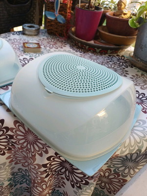 Tupperware large cheese container like new