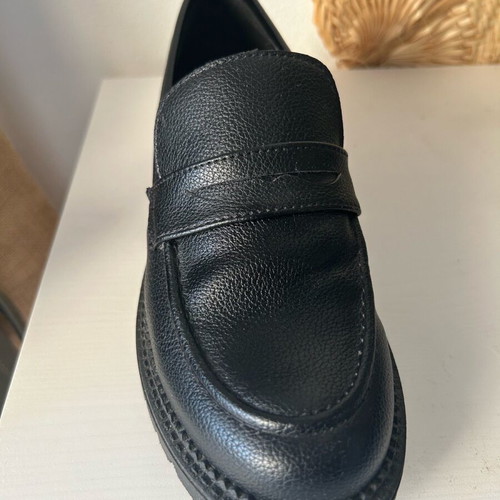 Hilo leather loafers black like new, size 38