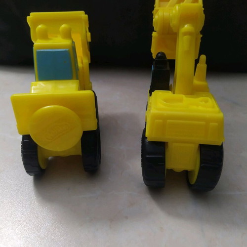 Play-Doh Wheels Excavator and Loader Toy Set like new