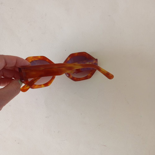 Tortoiseshell Sunglasses used with cracked lenses beige brown