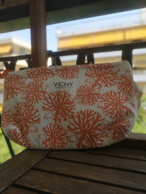 Vichy toiletry bag with coral design and thermal lining