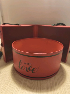 Gift box like new, red with heart design