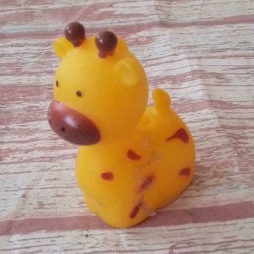 Giraffe Squeeze Figure like new