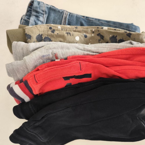 Children's pants and joggers like new, size 4-5, set of 5 pieces