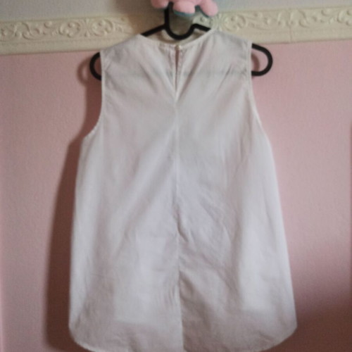 Women's white top s/m like new, 97% cotton