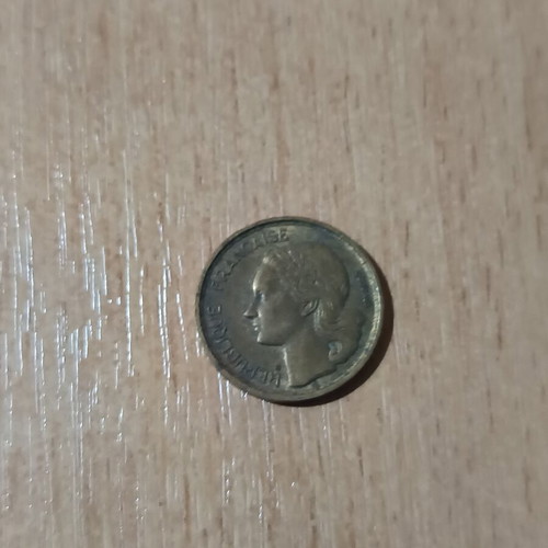 10 Francs France collectible coin 1952 used, aluminum bronze