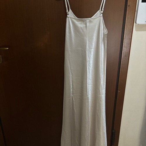 Chicwish ivory satin dress new, size Medium