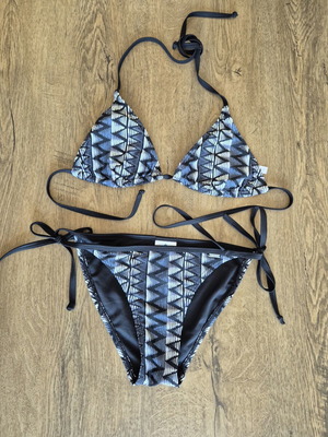 Bikini Firefly like new, size M, black and grey