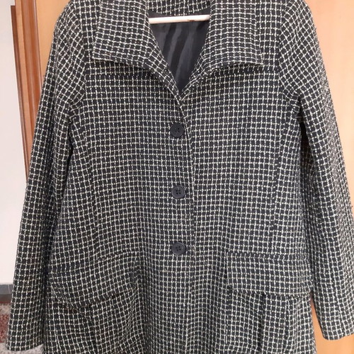 Women's coat used L with light green check and lining