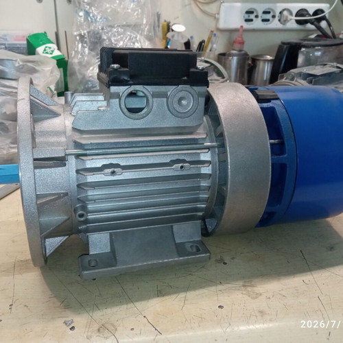 Three-phase motors new, 0.5 Hp with brake and 0.25 Hp without brake