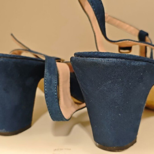 Dark blue suede T-strap platform sandals size 41 like new