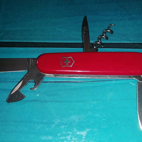 Victorinox Swiss Army Knife with 10 Functions like new