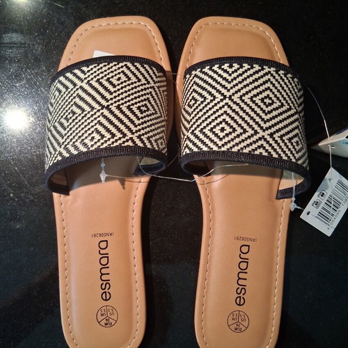 Esmara flip flops new, size 36, black and beige