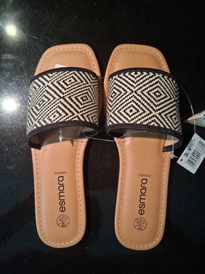 Esmara flip flops new, size 36, black and beige