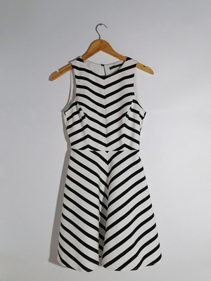 Zara Trafaluc dress used, white with black stripes, size S