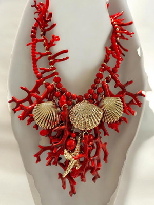 Necklace with synthetic coral, shells and starfish, new, red