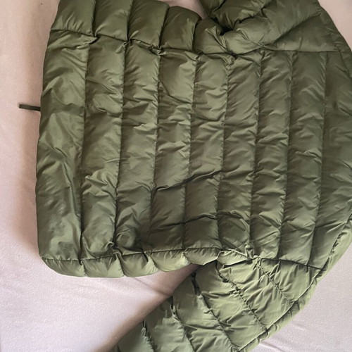 Adidas puffer jacket new, size L, green