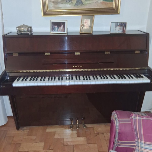Kawai piano like new, needs tuning, no stool