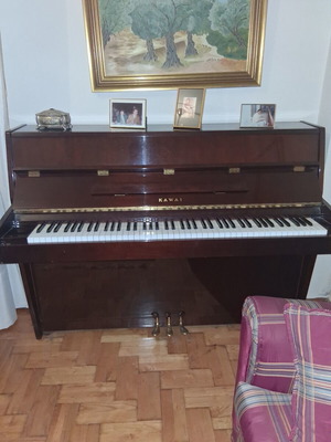 Kawai piano like new, needs tuning, no stool