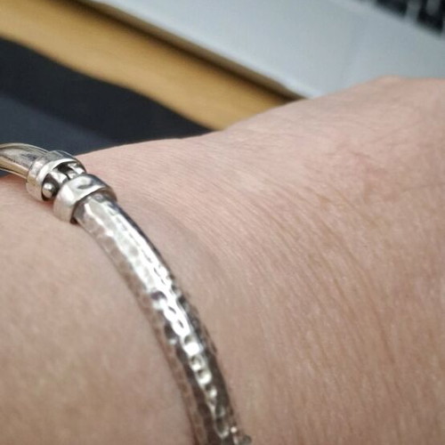Silver 925 hammered bracelet like new