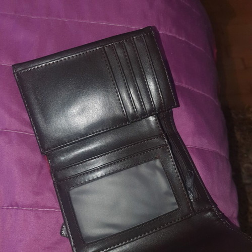 Wallet like new with 18 card slots and coin pocket