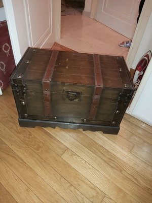 Antique chest over 80 years old like new, processed with leather straps