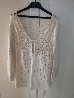 Cardigan size M like new, white