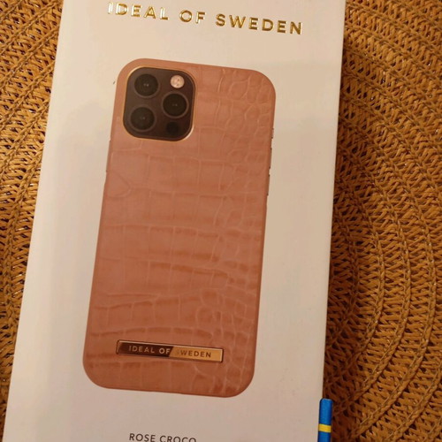 iPhone 12 case new, rose color