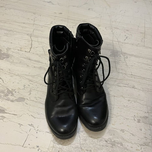 Black ankle boots slightly used, size 36