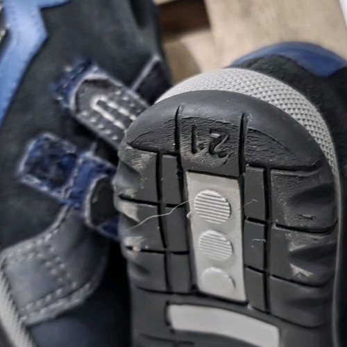 Children's shoes used, branded
