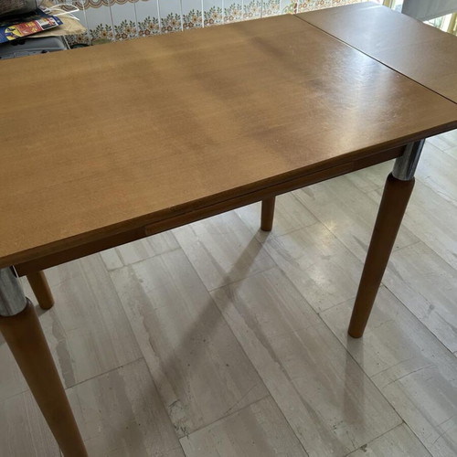 Rectangular kitchen table used, extendable, oak wood and metal legs