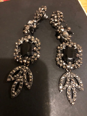 Faux drop earrings with black stones and rhinestones like new