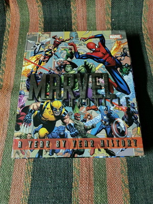 Marvel Chronicle Year by Year History 2008 like new, collectible edition