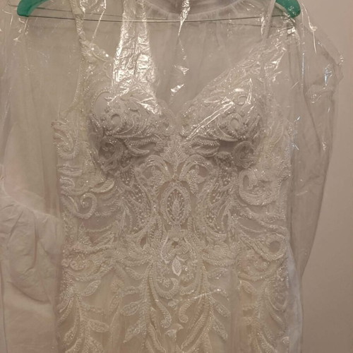 Wedding dress A-line with veil and petticoat, like new, size S