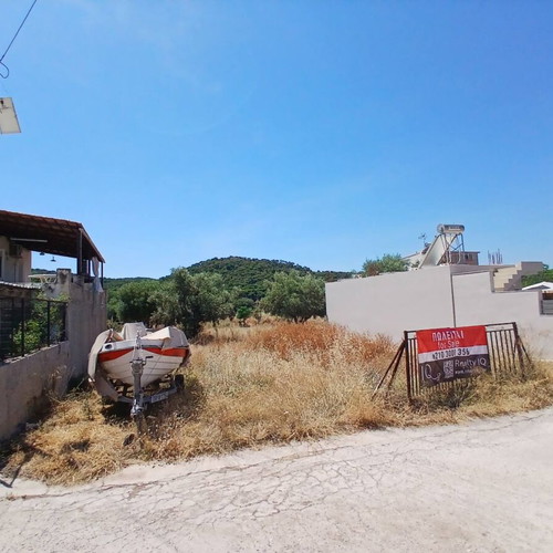 Land plot 248 m² buildable in Salamina near sea