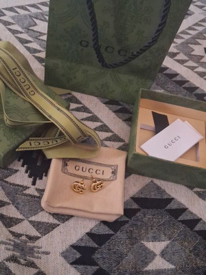 Σκουλαρίκια Gucci GG σαν καινούργια, χρυσαφί χρώμα