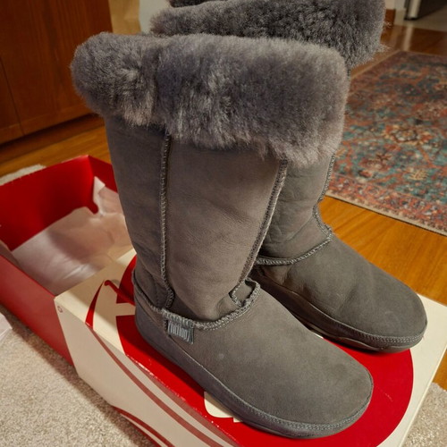 FitFlop boots new with sheepskin fur gray size 38