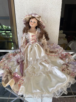 Porcelain doll Victorian style, like new, 60 cm tall