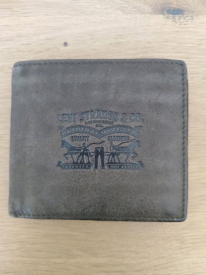 Levi's brown leather wallet like new