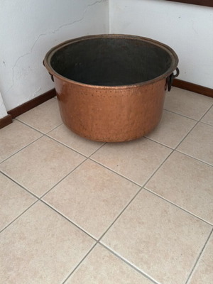 Handmade cauldron 150L like new, vintage