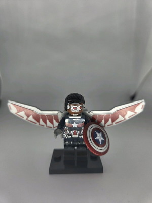 Μινιατούρα Falcon Captain America καινούργια με βάση
