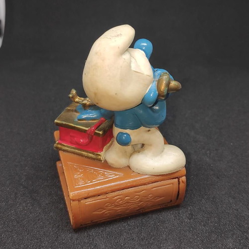 Smurf Peyo Figure with Phone and Box like new
